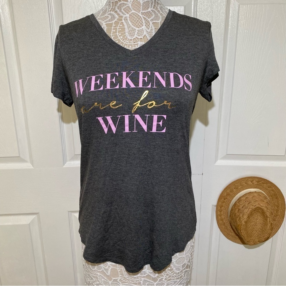 a.n.a. A New Approach Grey T-Shirt Weekends Are For Wine Slogan V-neck Tee M